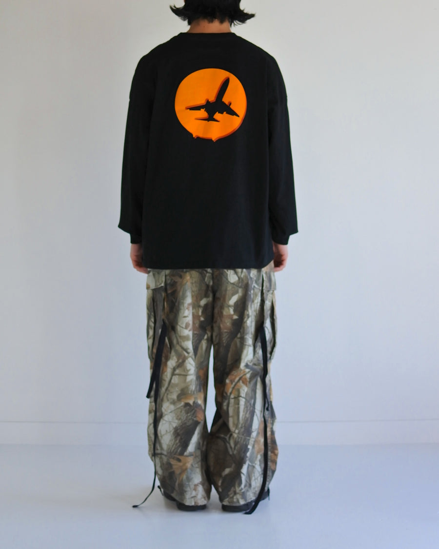 イギリス出身バンドをモチーフにした黒色のロングスリーブTシャツ