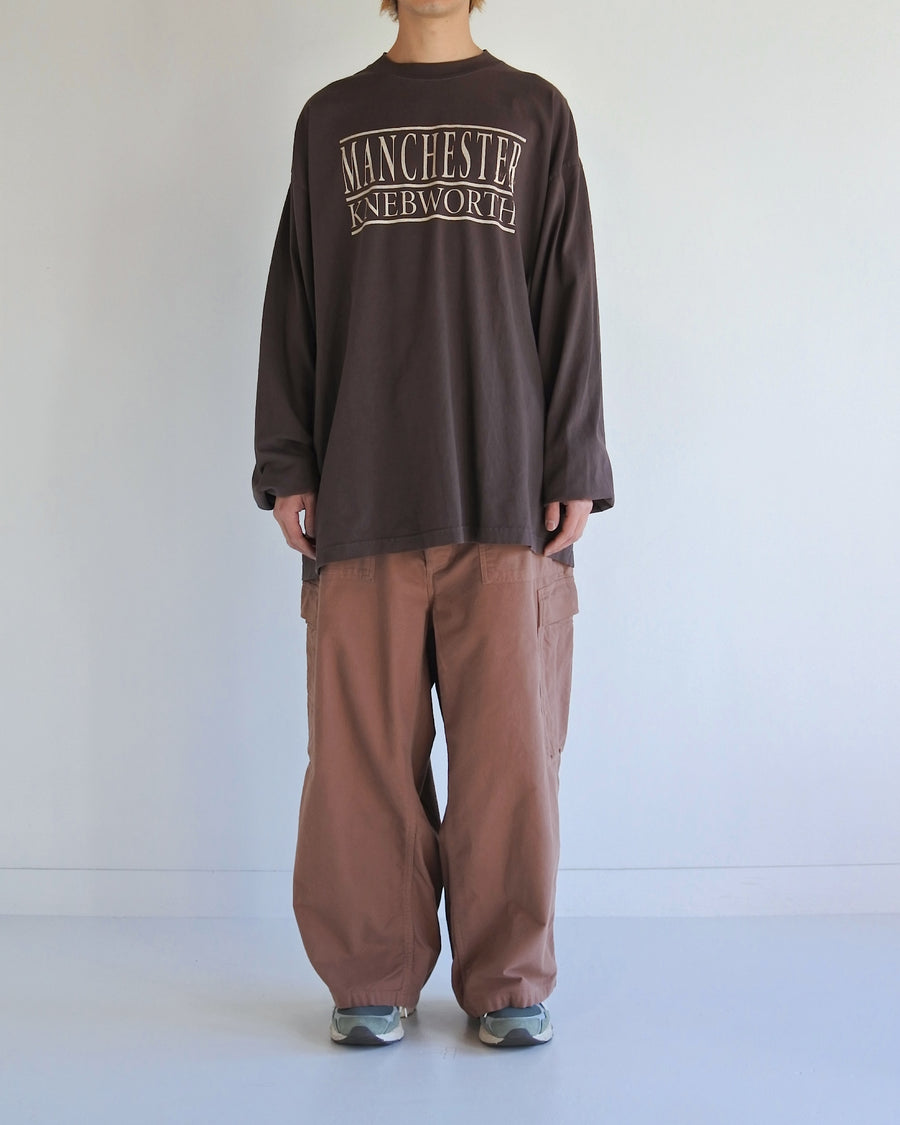 "マンチェスター" "ネブワース"カルチャーの発信源の地をスーベニア風にプリントデザインしモカ色に顔料染めしたロンT