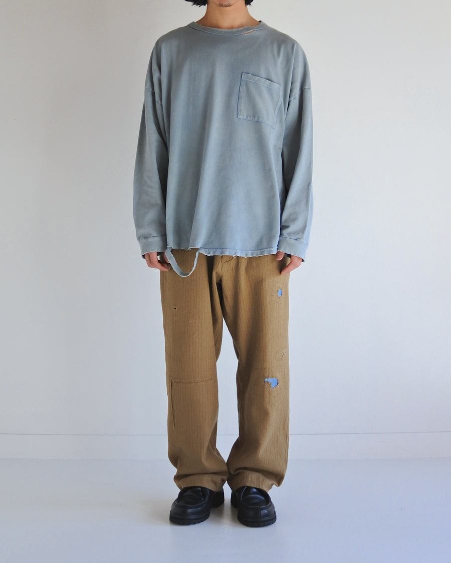 鹿の子生地を使用し硫化染サスティナブルブリーチ加工しダメージを加えたライトブルー色のロングスリーブTシャツ