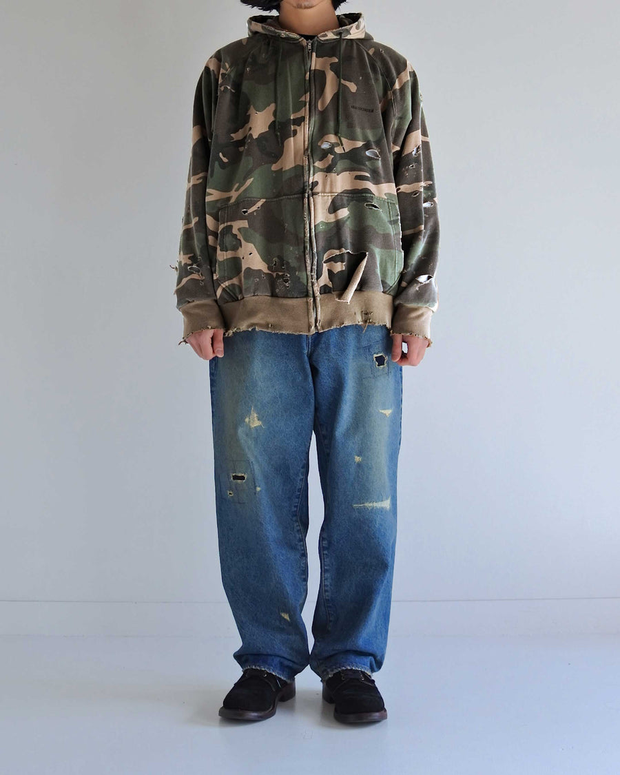 裏毛に保温性を兼ね備えたサーマル地を合わせた迷彩柄のフルジップパーカー