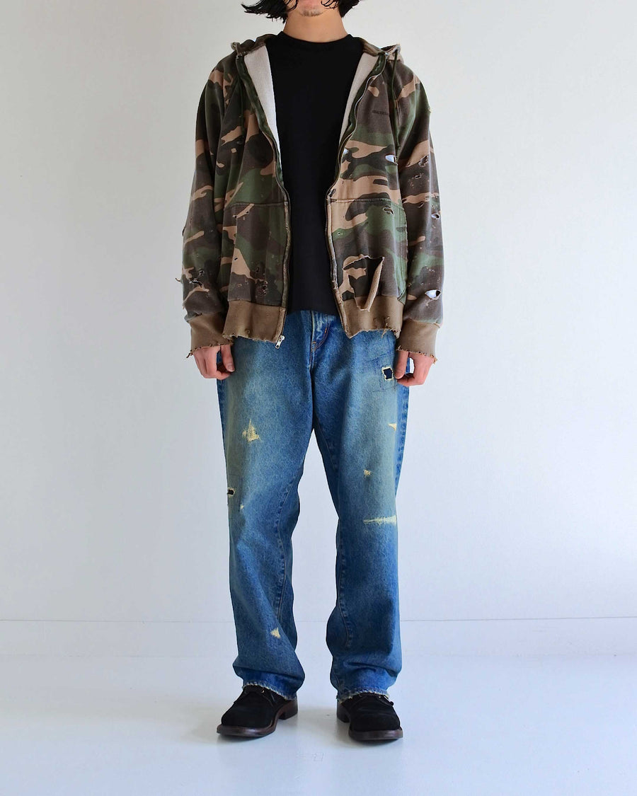 裏毛に保温性を兼ね備えたサーマル地を合わせた迷彩柄のフルジップパーカー