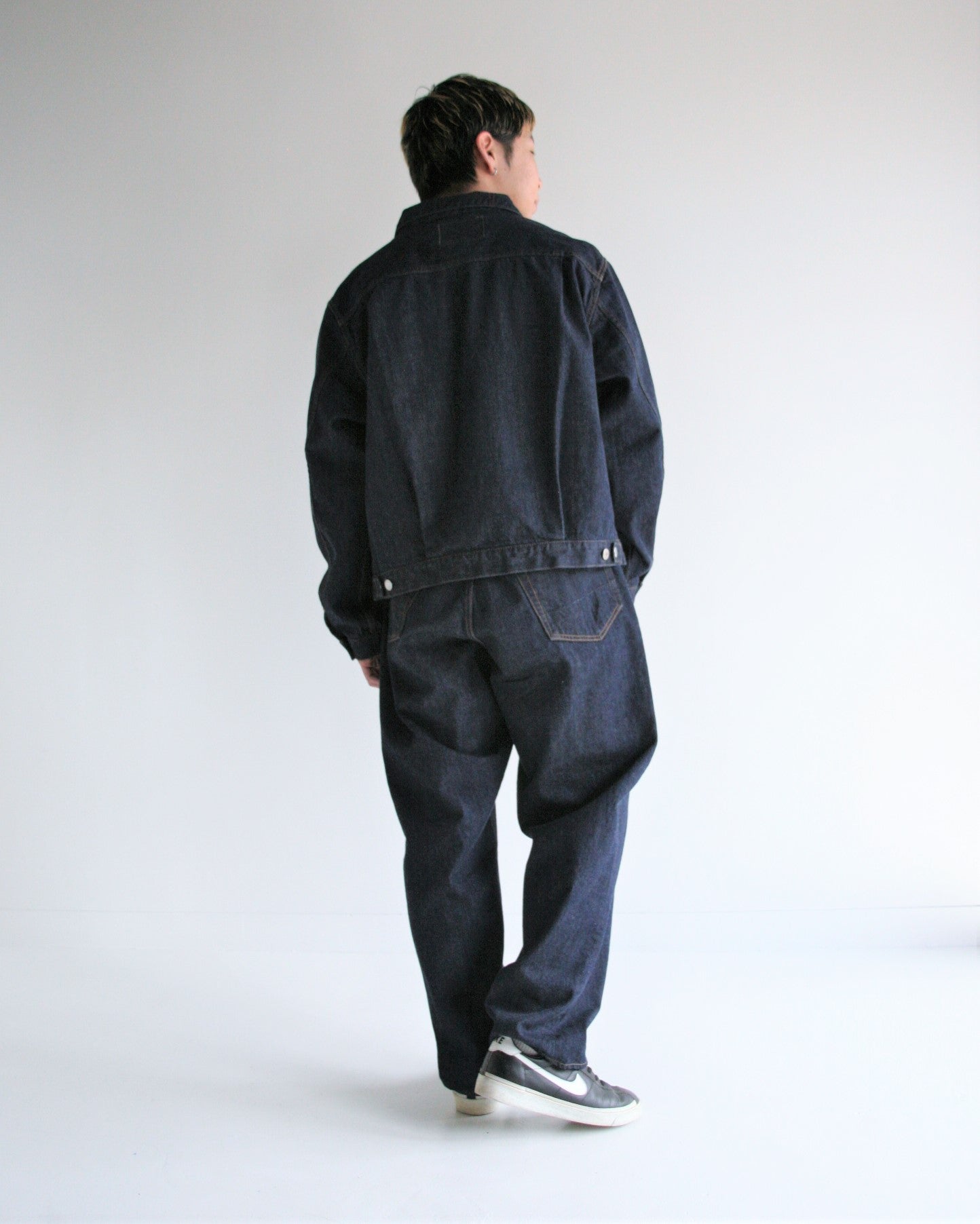 【エミレ】over size tuck design denim jacket