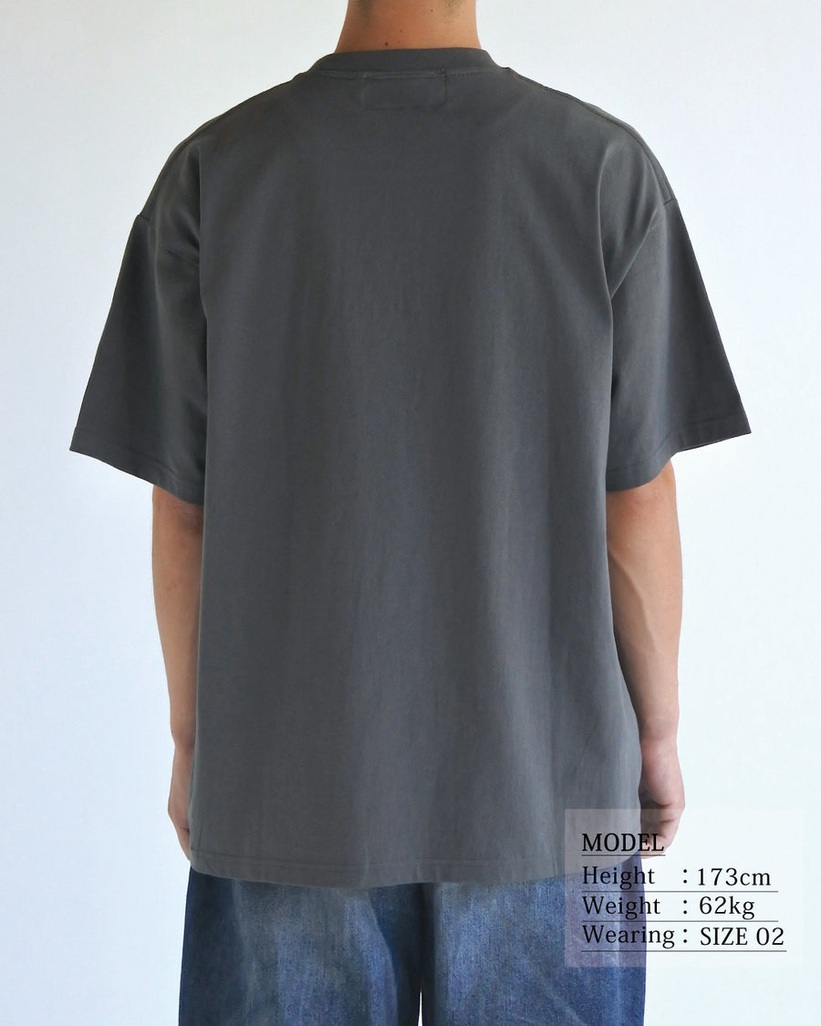 STANDARD EMB S/S T-S CHARCOAL