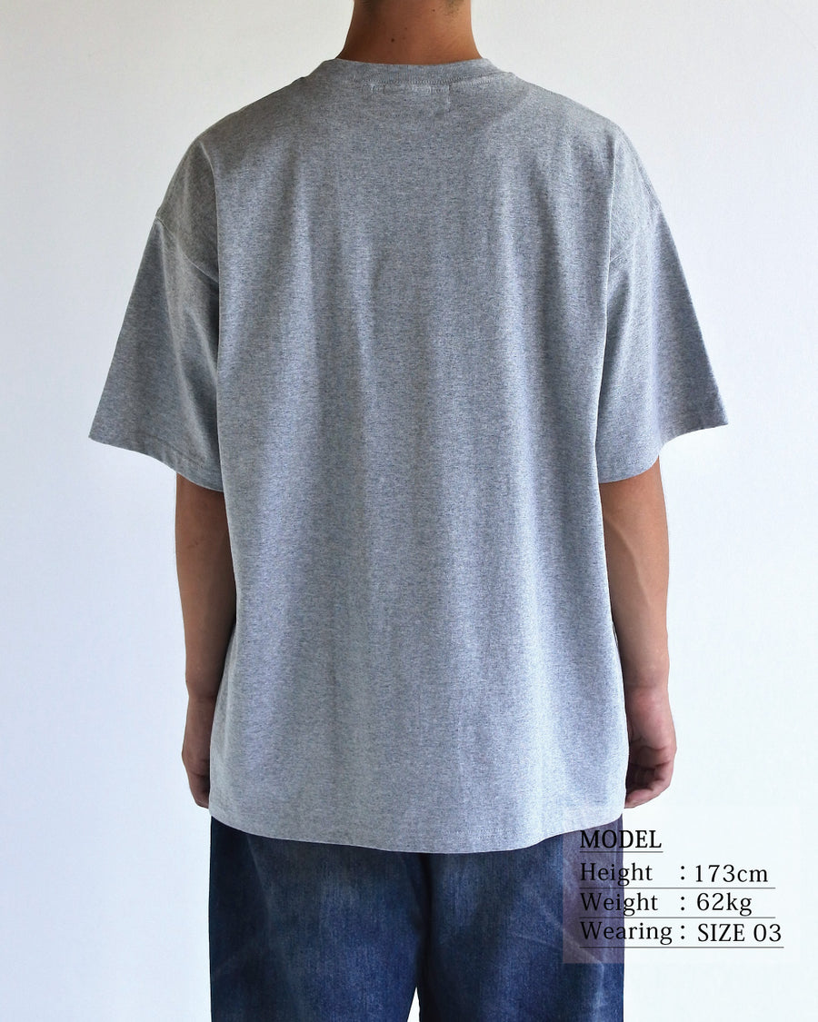 ANACHRONORM スタンダード 刺繍 半袖Tシャツ アッシュグレー | ロゴ刺繍 ステイフレッシュコットン 抗菌防臭 リラックスシルエット