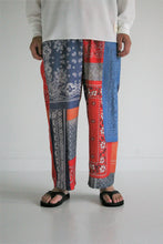 画像をギャラリービューアに読み込む, AN218 VINTAGE BANDANA COLLAGE WIDE EASY PANTS MULTI COLOR
